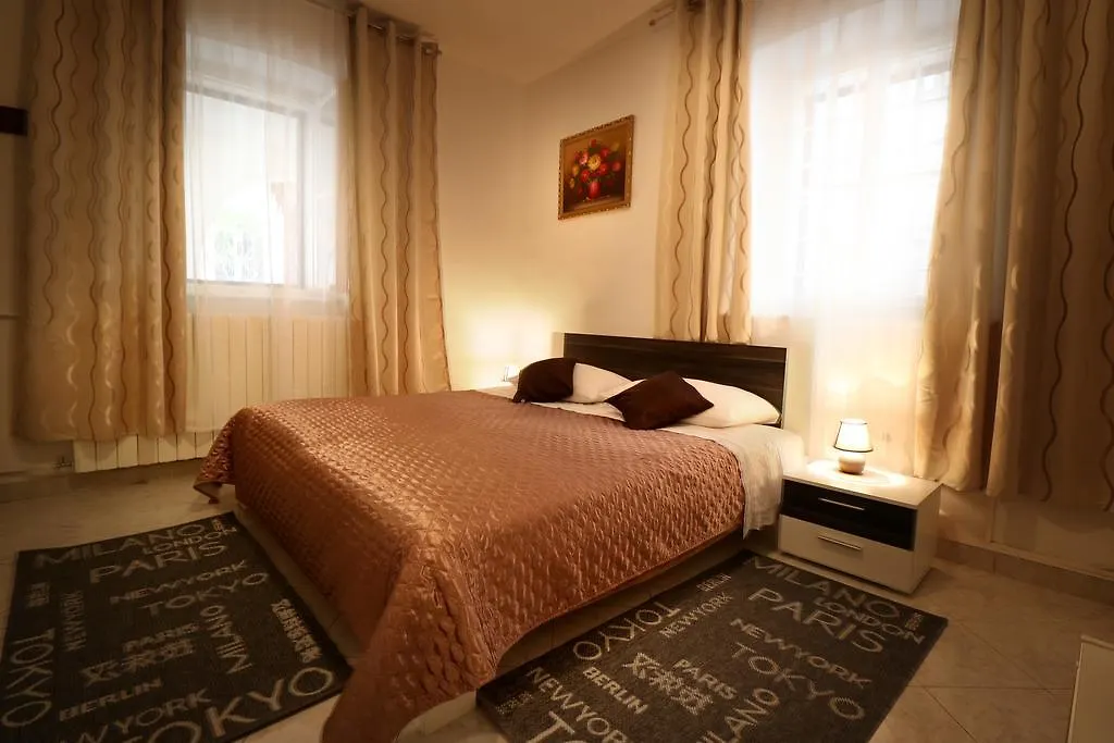 Guest House Franko Bale 3*,